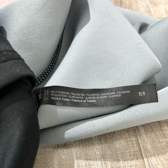 Out From Under Cropped Scuba Colorblock Hoodie Size Medium - Picture 6 of 7